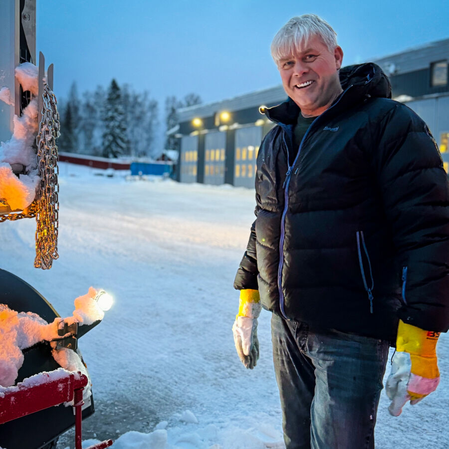 Karlavagnen, en timmervagn helt byggd i Sverige och speciellt anpassad för nordiska förhållanden.